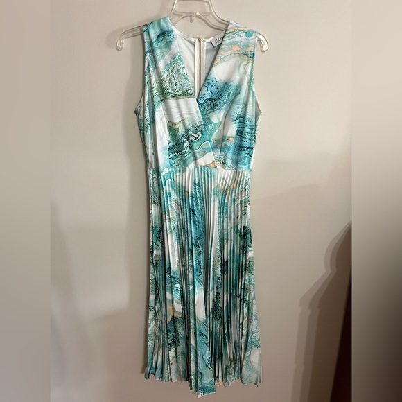 Closet pleated wrap dress - Picture 5 of 9